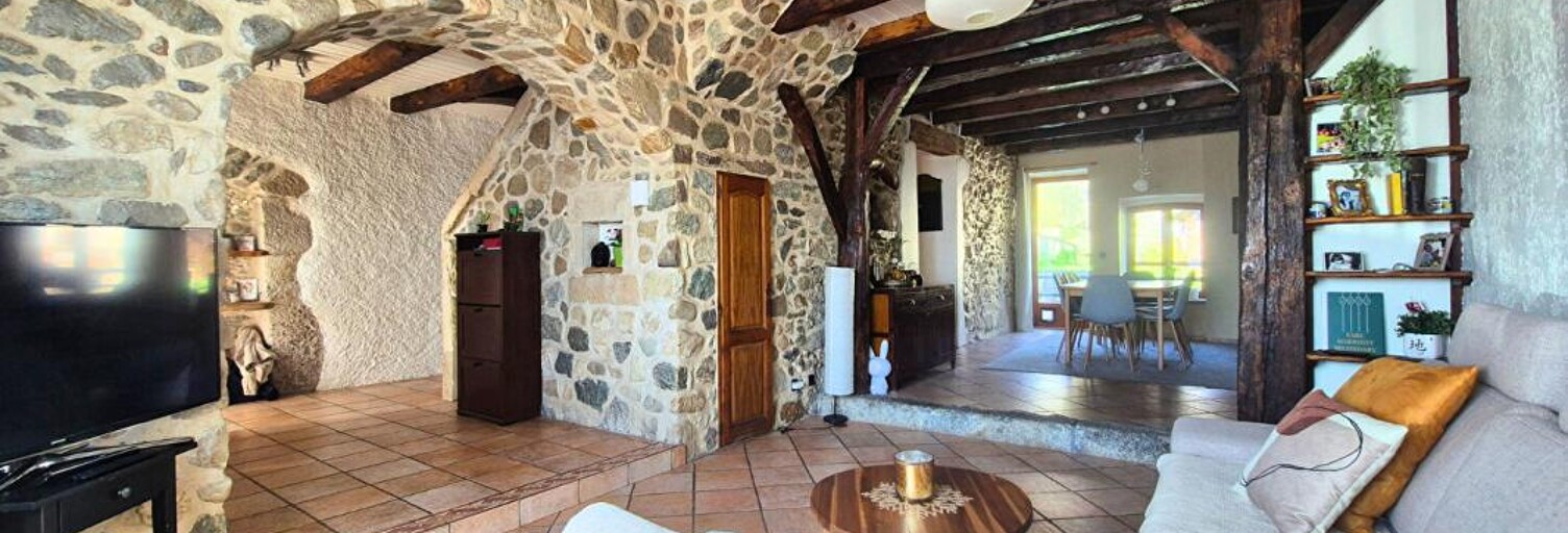 Maison 7 Pièces 211 m² à vendre à Chevrier (74520)