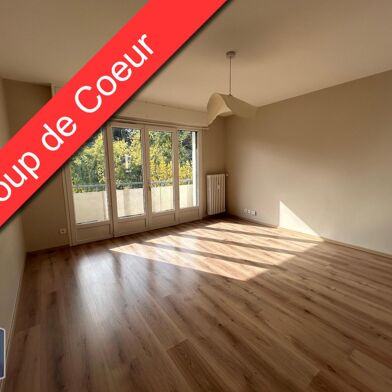 Appartement 3 pièces 900 €