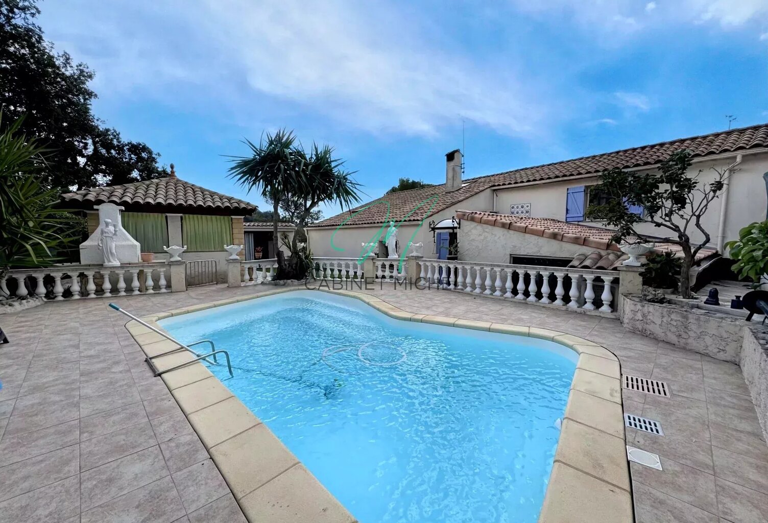 MOUGINS - Charmante villa jumelée avec piscine — photo 1