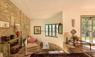 Maison 10 Pièces 237 m² à vendre à Gourdon (06620)