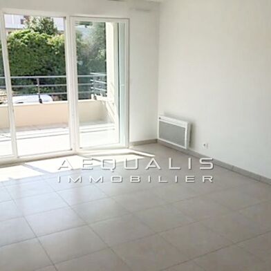 Appartement 2 pièces 889 €