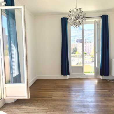 Appartement 2 pièces 750 €