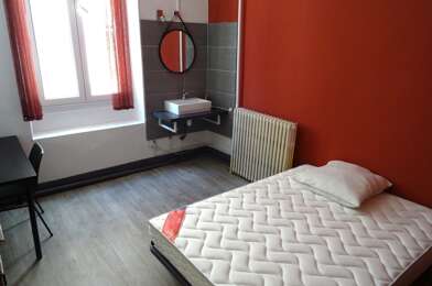 Appartement 4 pièces 923 €