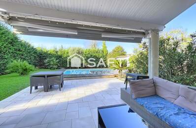 Belle contemporaine de plain pied avec piscine — photo du bien