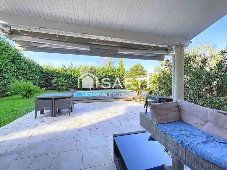 Belle contemporaine de plain pied avec piscine — photo 1
