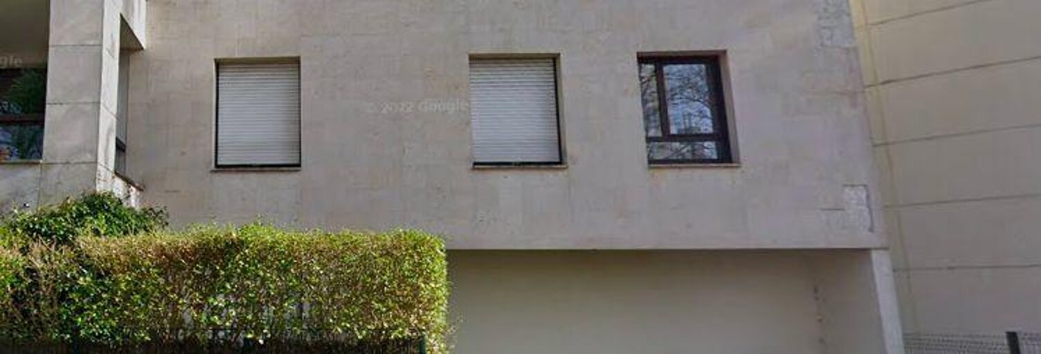 Garage  12 m² à louer à Garches (92380)