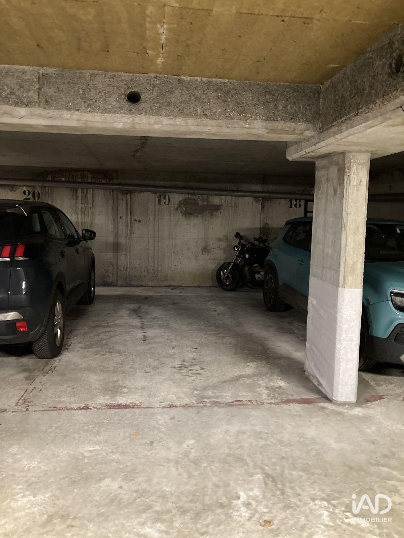 Parking à louer, 12 m², Garches