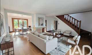 Maison 6 Pièces 123 m² à vendre à Le Mesnil-Saint-Denis (78320)