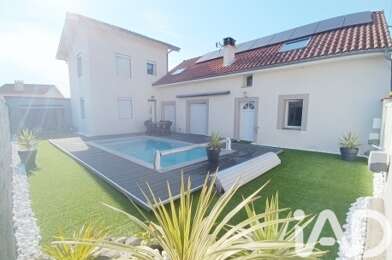 Maison 9 pièces 399 €