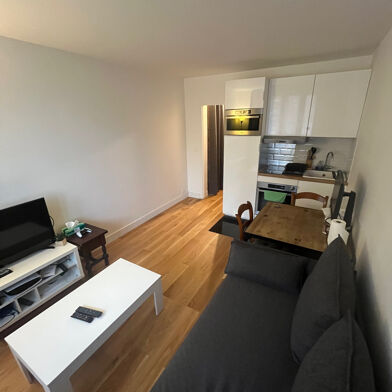 Appartement 1 pièces 870 €