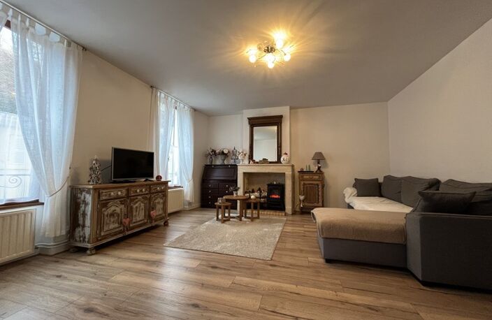 Vente maison 5 pièces 121 m² Saint-Amand-Montrond (18200) — photo 2