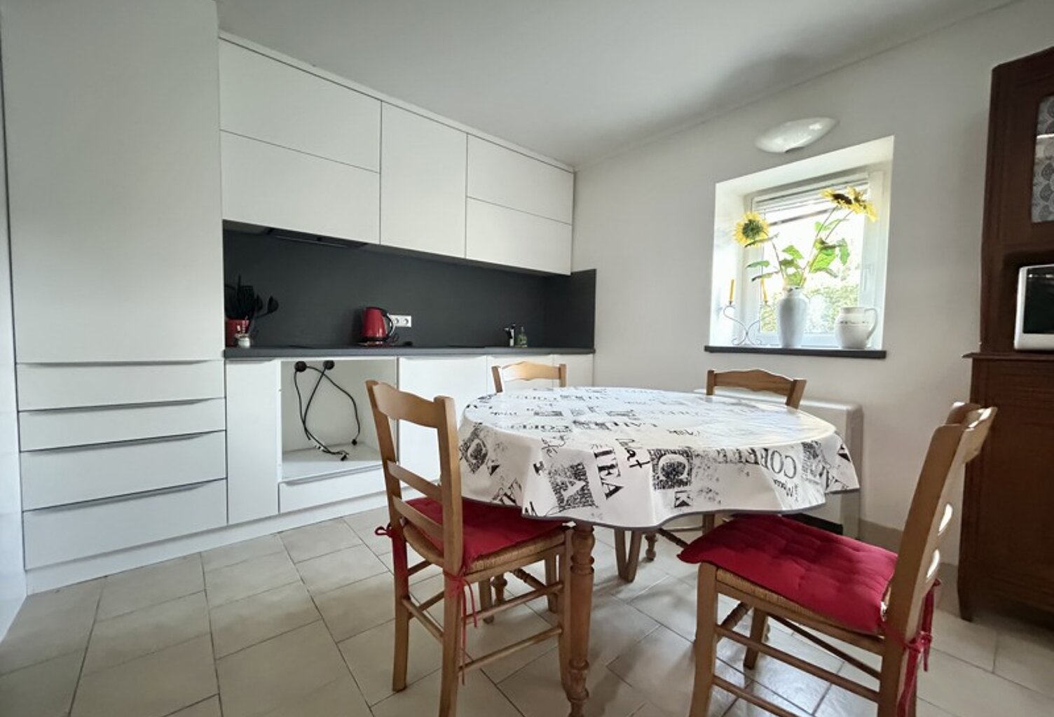 Maison en pierre de 3 pièces principales — photo 1