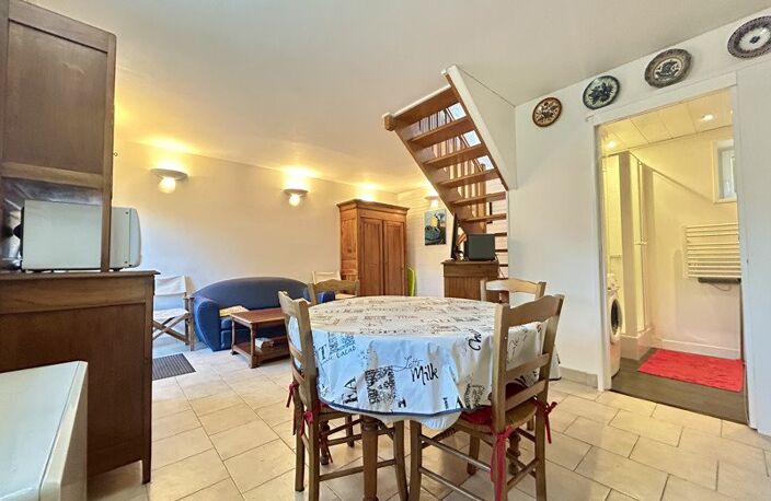 Maison en pierre de 3 pièces principales — photo 2