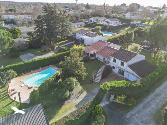 Villa de 6 pièces principales — photo du bien