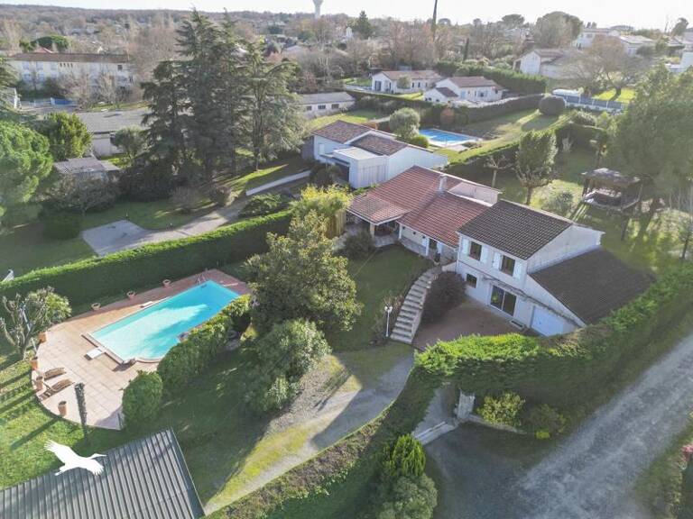 Villa de 6 pièces principales — photo 1