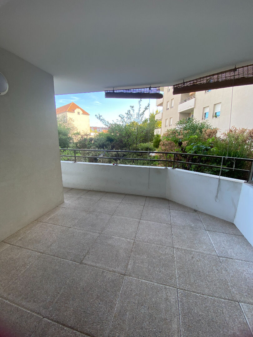 Appartement  T3 à louer Marseille 8eme 13008