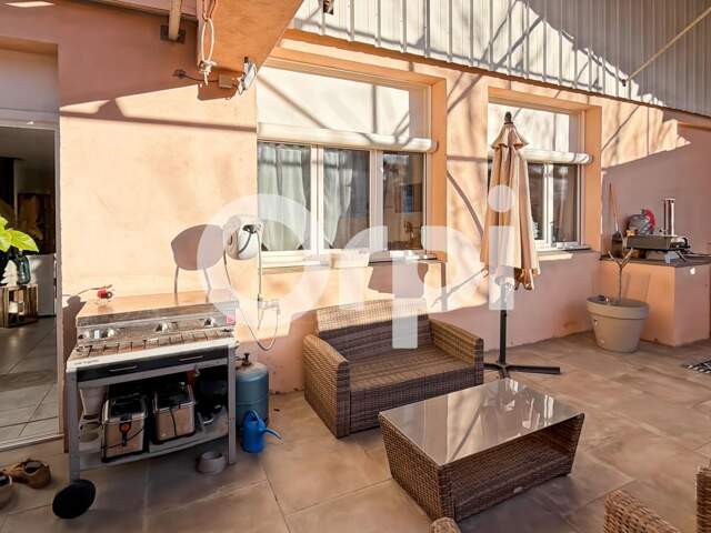 Appartement À Vendre — photo du bien