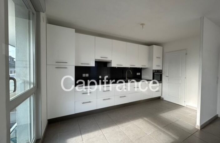 Magnifique T4 récent en étage élevé - garage possible, ANNECY centre ville (74) — photo 3