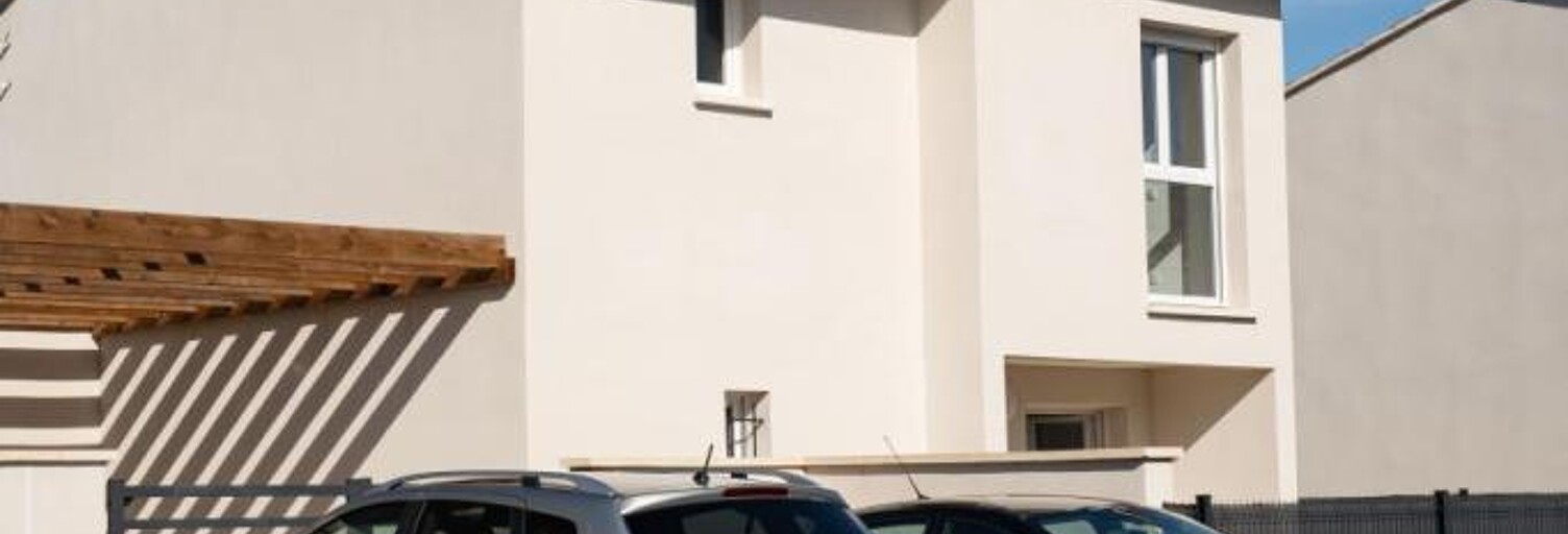 Maison 4 Pièces 86 m² à louer à Cabannes (13440)