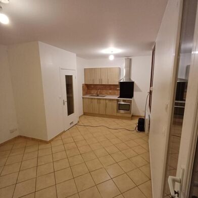 Appartement 2 pièces 830 €