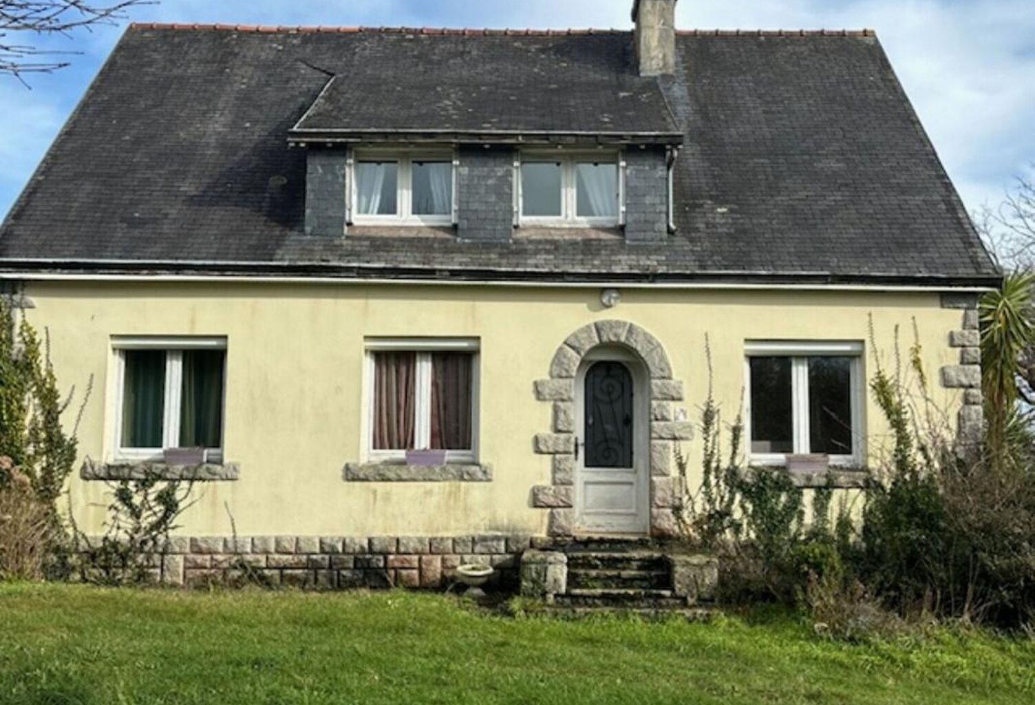 Maison de caractère à rénover -130m² Grand terrain Plomelin — photo 1
