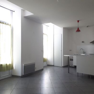 Appartement 3 pièces 992 €