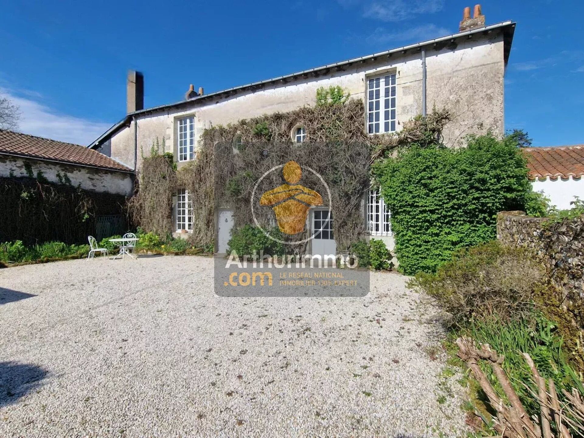Maison 11 pièces 270 m² · à Le Pellerin · 270 m² · 649 900 €