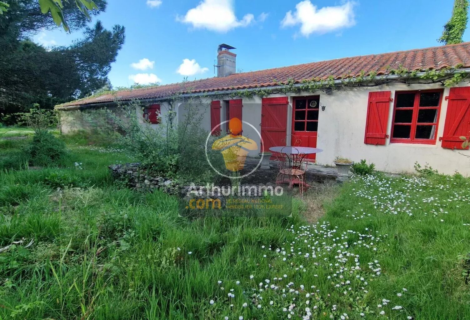Charmante longère atypique en pierre de 107m² avec piscine et dépendances — photo 1