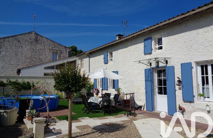 Vente Maison/villa 8 pièces — photo 2