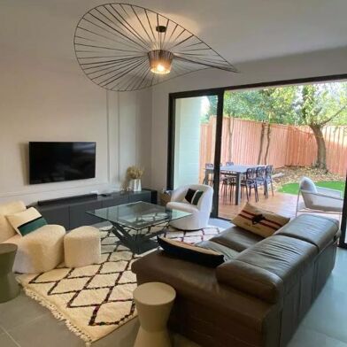 Maison 6 pièces 3190 €