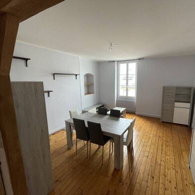 Appartement 3 pièces 880 €