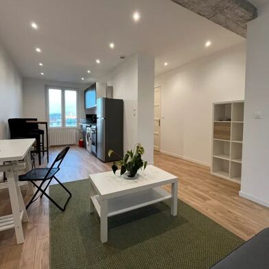 Appartement 2 pièces 840 €