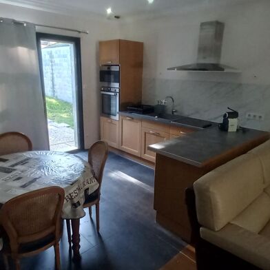 Maison 5 pièces 1750 €