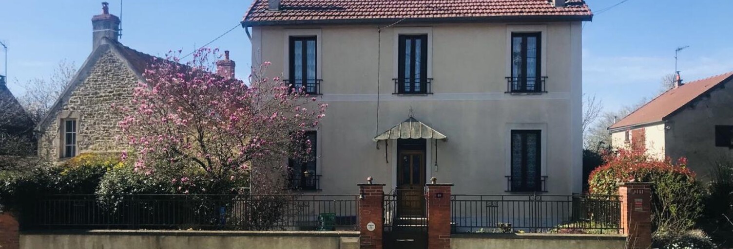 Maison 5 Pièces 122 m² à louer à Saint-Malo-en-Donziois (58350)
