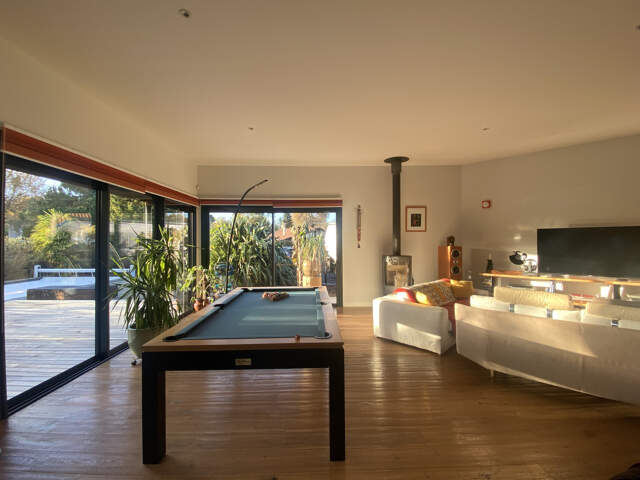 MAISON BOIS ARCHITECTE D'EXCEPTION AVEC PISCINE CHAUFFEE — photo du bien