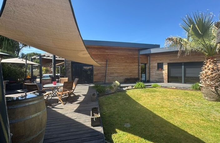 MAISON BOIS ARCHITECTE D'EXCEPTION AVEC PISCINE CHAUFFEE — photo 2