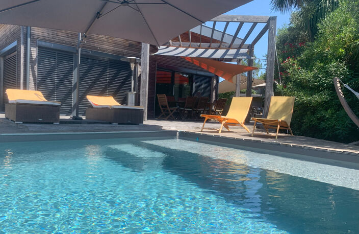 MAISON BOIS ARCHITECTE D'EXCEPTION AVEC PISCINE CHAUFFEE — photo 5
