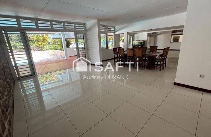 VILLA T5 AVEC PISCINE ET TERRASSE- QUARTIER LARIVOT — photo 4