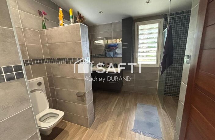 VILLA T5 AVEC PISCINE ET TERRASSE- QUARTIER LARIVOT — photo 5