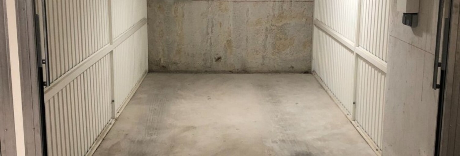 Garage  13 m² à louer à Saint-Laurent-du-Var (06700)