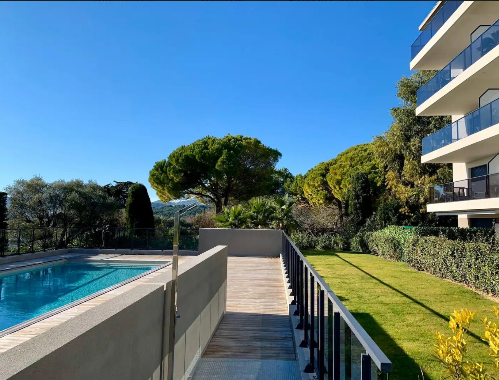 Charmant 2 pièces de 45 m² avec terrasse, piscine et parking – Antibes Saint-Jean