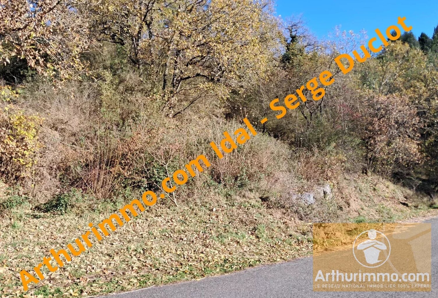 TERRAIN CONSTRUCTIBLE 651 m² — photo 1