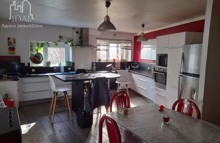 Ensemble immobilier avec terrain de 670 m² — photo 2