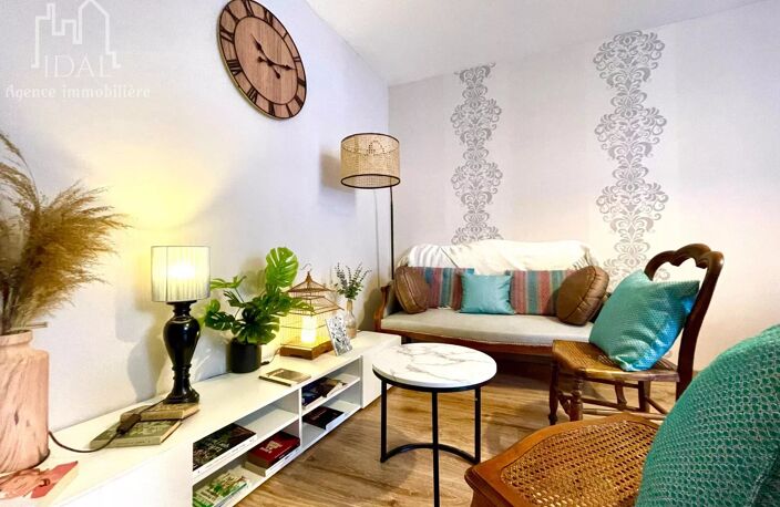 Immeuble entièrement rénové avec soin, — photo 2