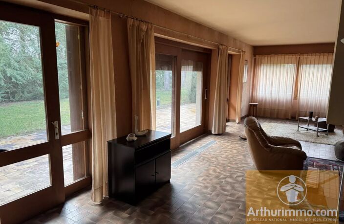 Maison de 272 m² dans un Cadre Verdoyant — photo 4