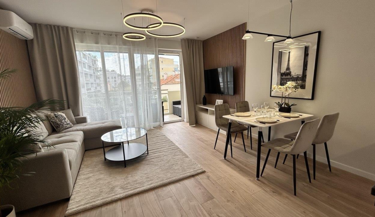 Cannes – Palm Beach | Bord de mer | Studio rénové 32 m² avec terrasse – prêt à vivre