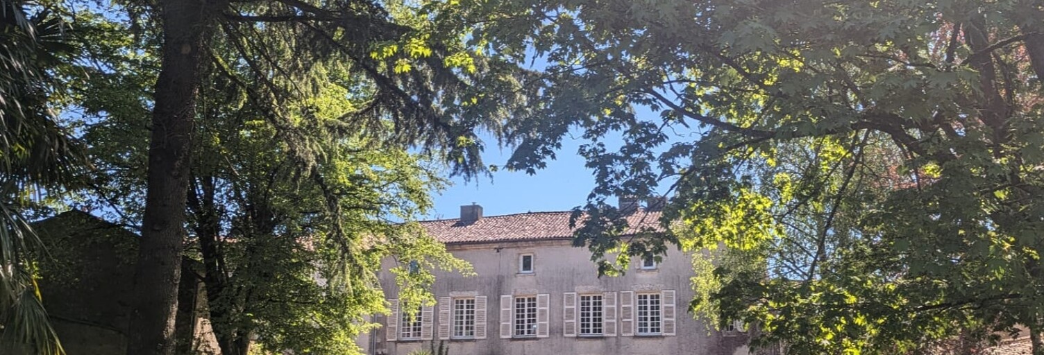 Maison 9 Pièces 294 m² à vendre à Champdeniers (79220)