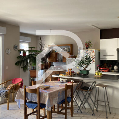 Appartement 3 pièces 235000 €