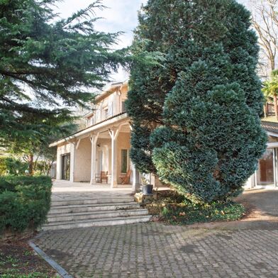 Maison 8 pièces 940000 €