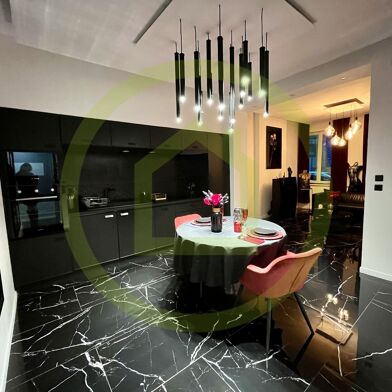 Maison 10 pièces 262000 €